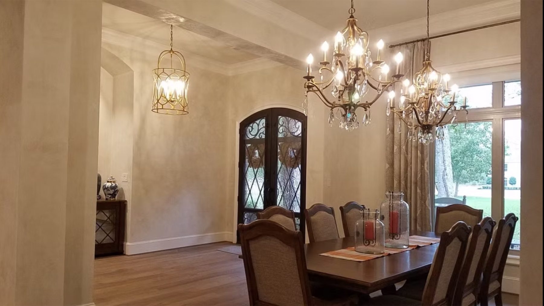 Hand-painted mural and decorative plaster room finish, project photo 20