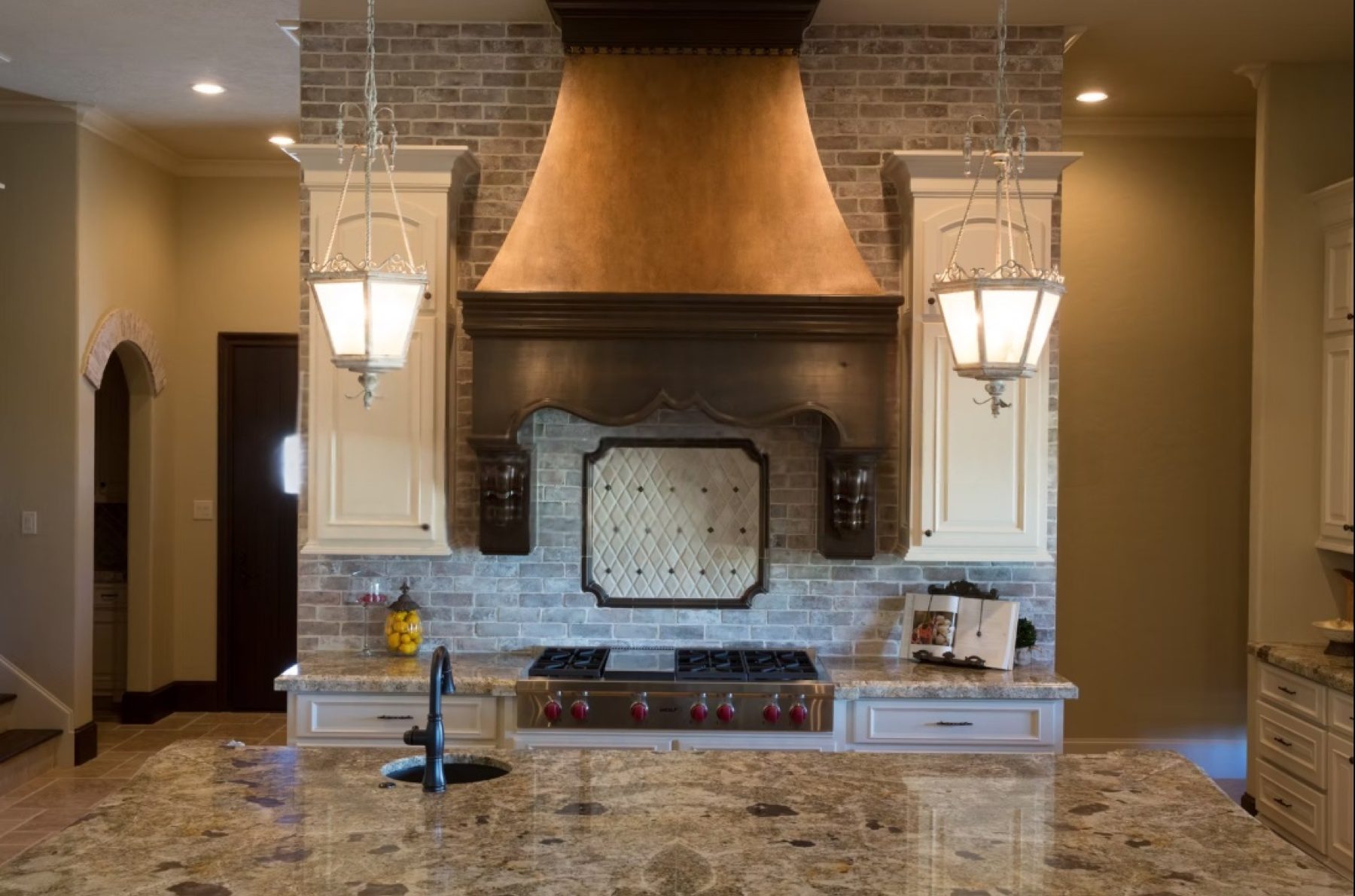 Hand-painted mural and decorative plaster room finish, project photo 21