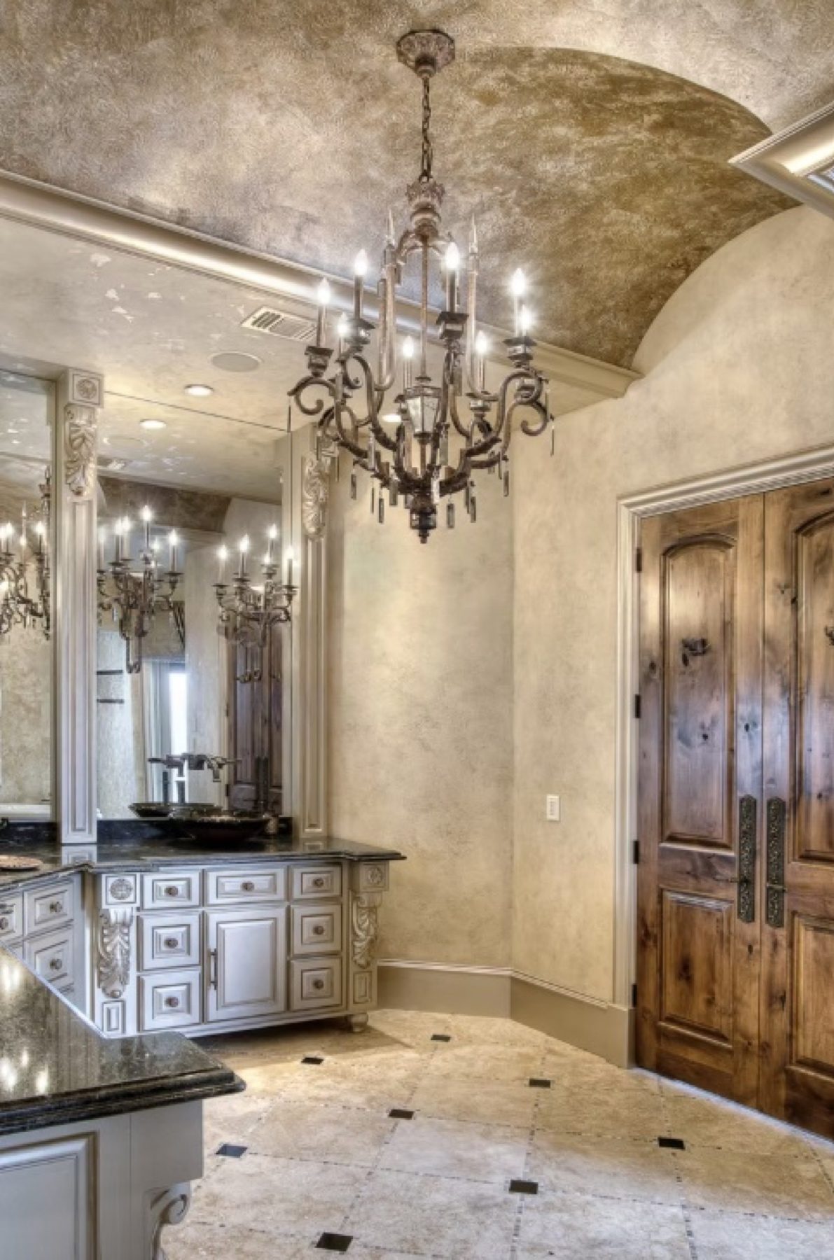 Hand-painted mural and decorative plaster room finish, project photo 22