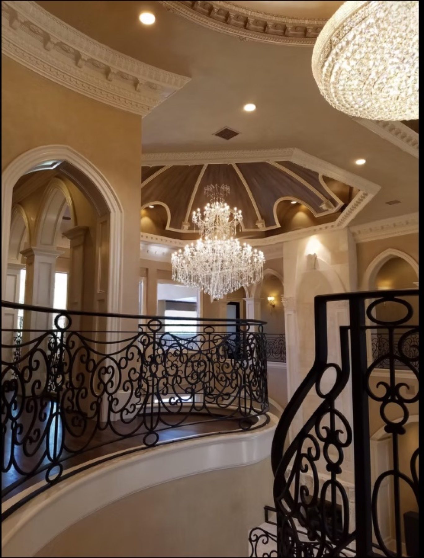 Hand-painted mural and decorative plaster room finish, project photo 25