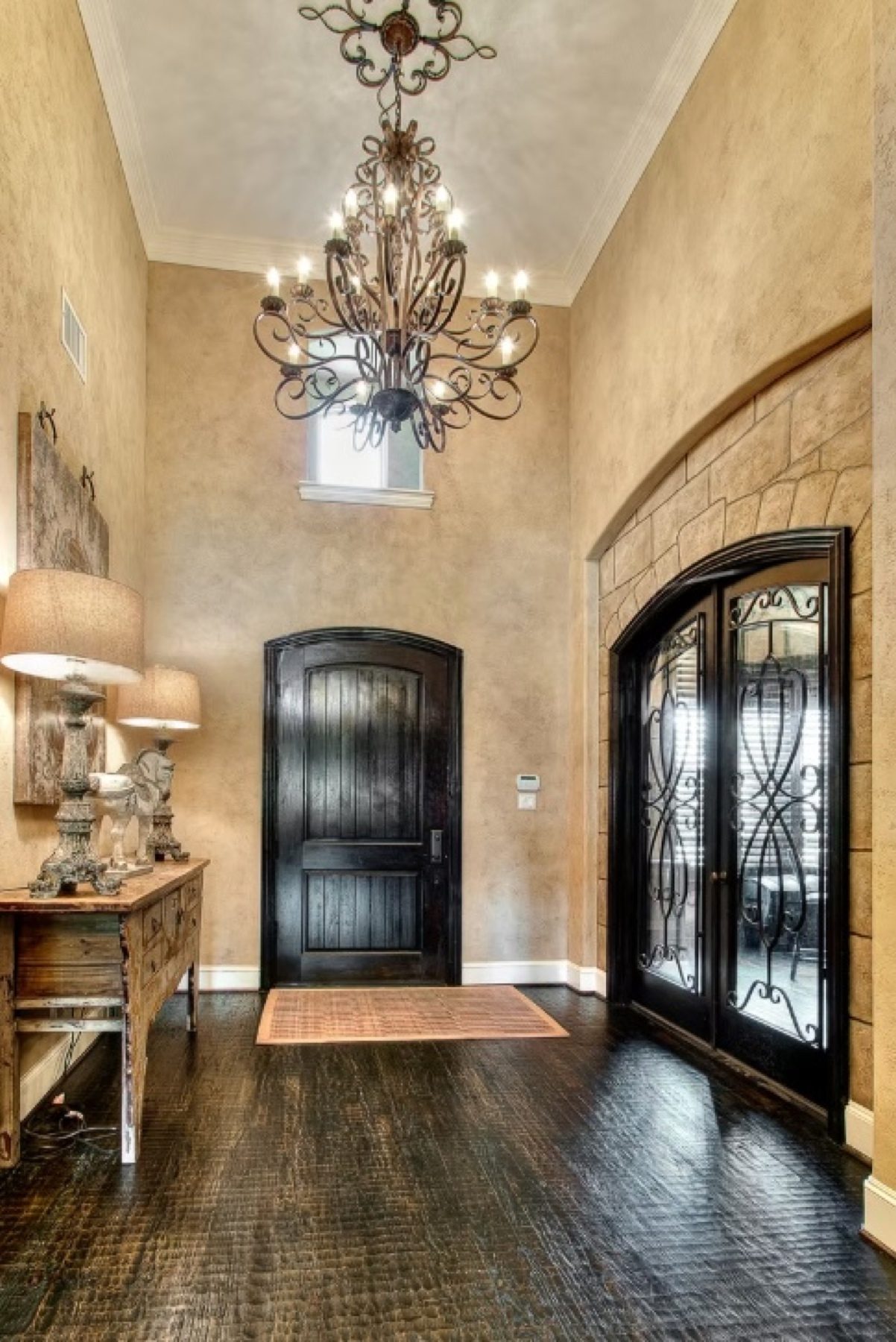 Hand-painted mural and decorative plaster room finish, project photo 32