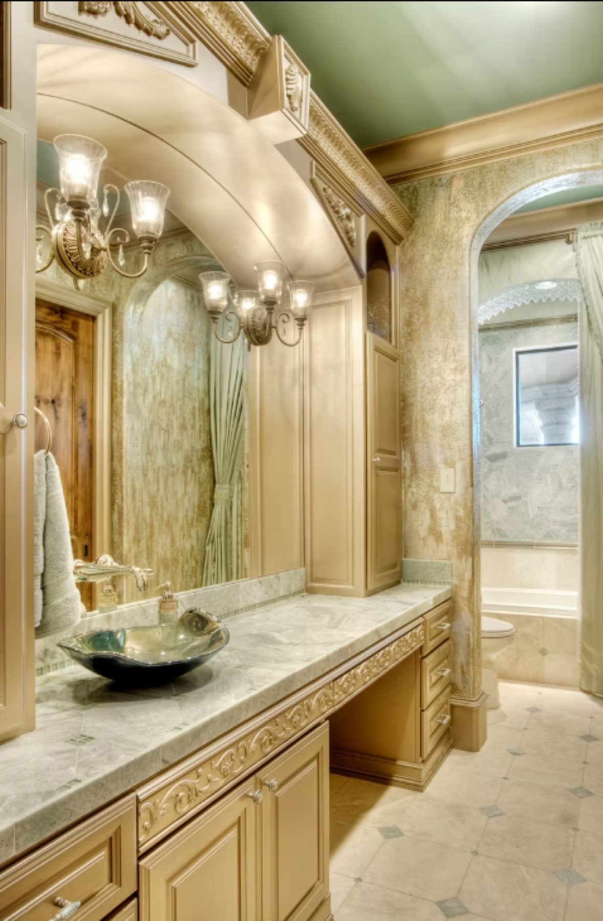 Hand-painted mural and decorative plaster room finish, project photo 57