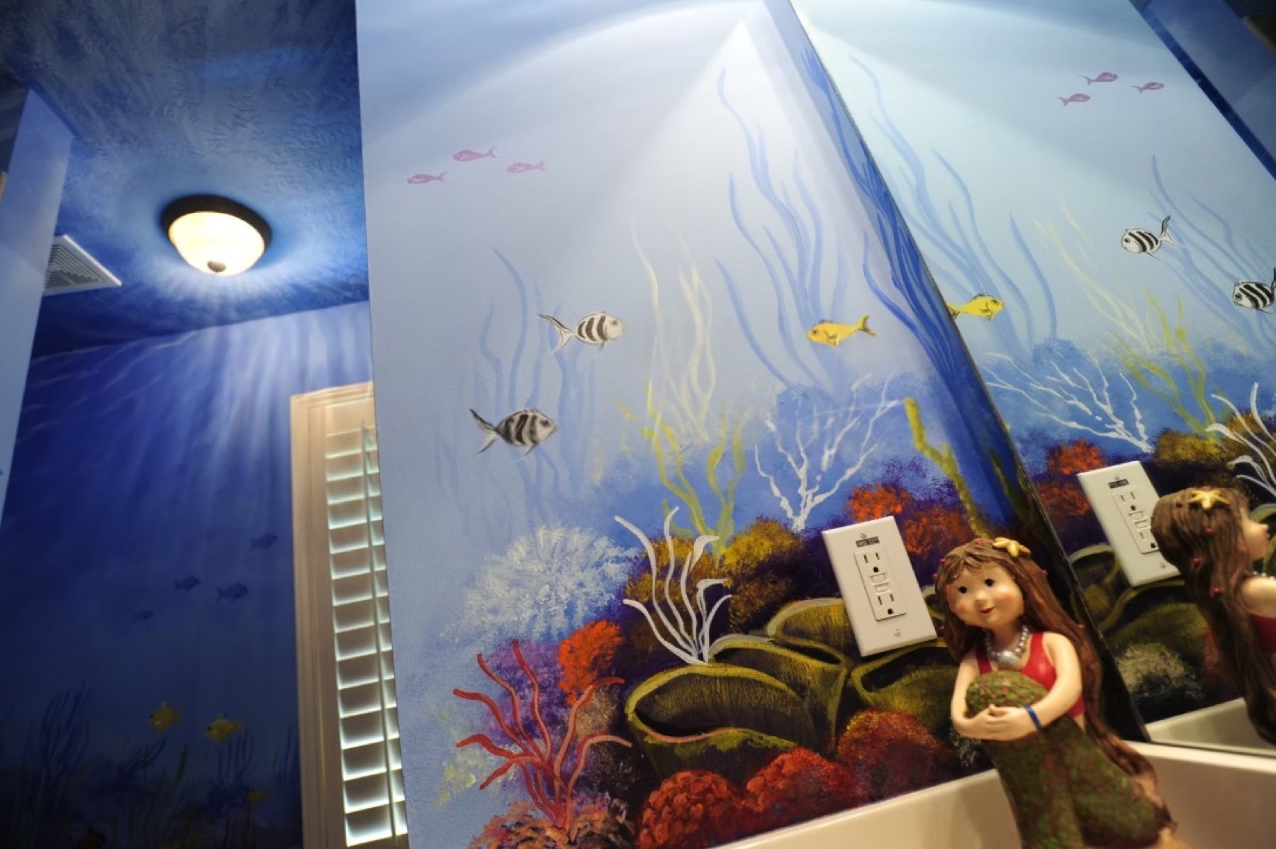 Hand-painted mural and decorative plaster room finish, project photo 68