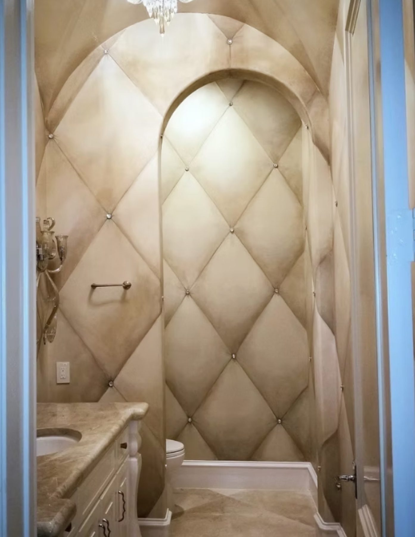 Hand-painted mural and decorative plaster room finish, project photo 73