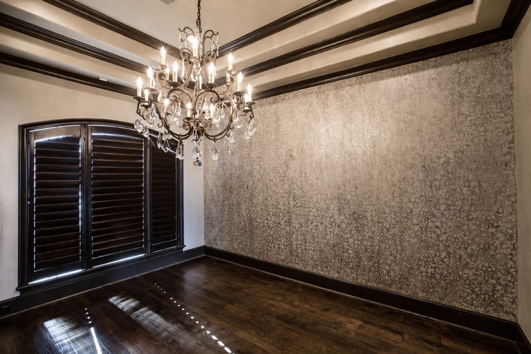 Hand-painted mural and decorative plaster room finish, project photo 87