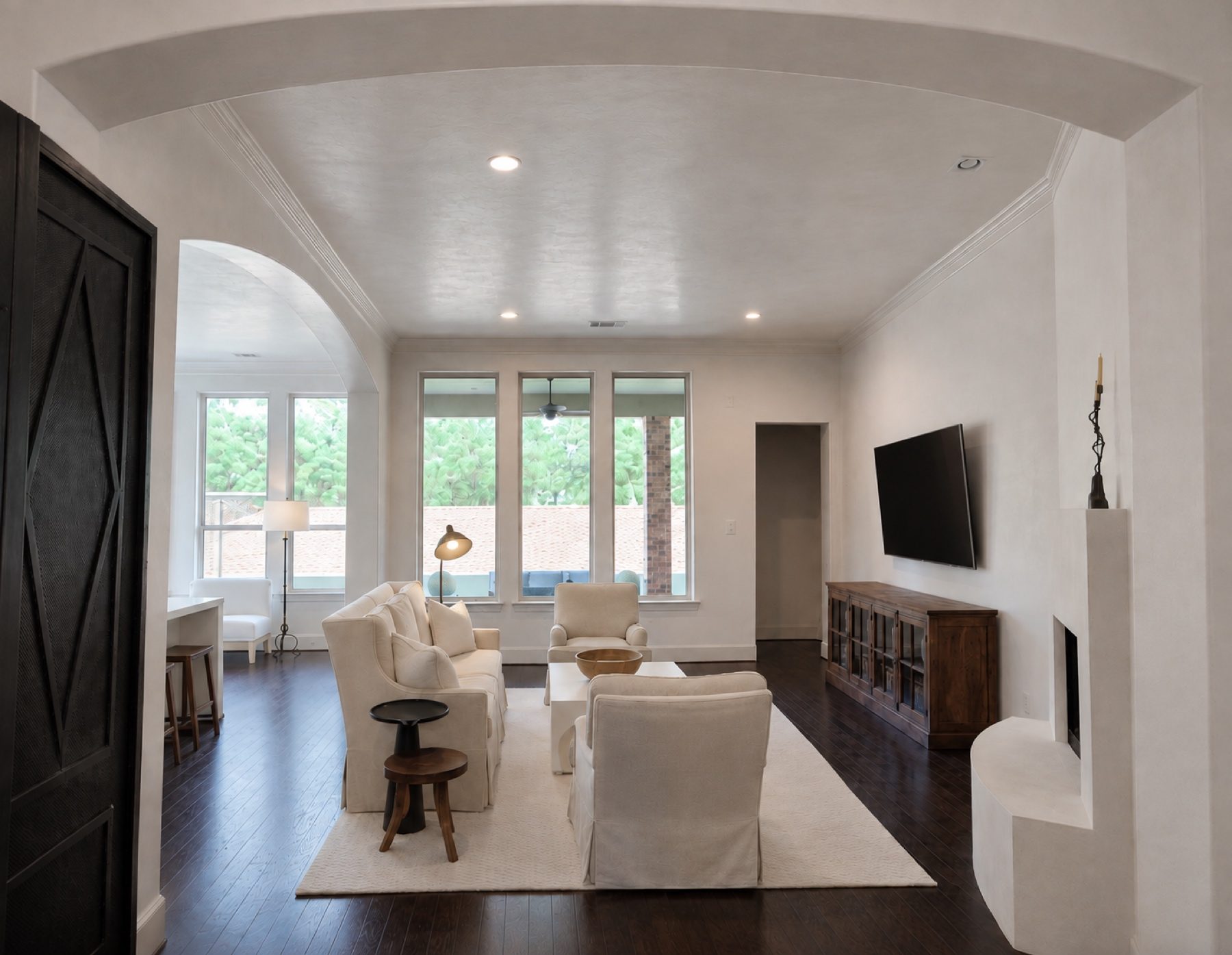 Venetian and Italian decorative plaster wall finished by hand, project photo 13