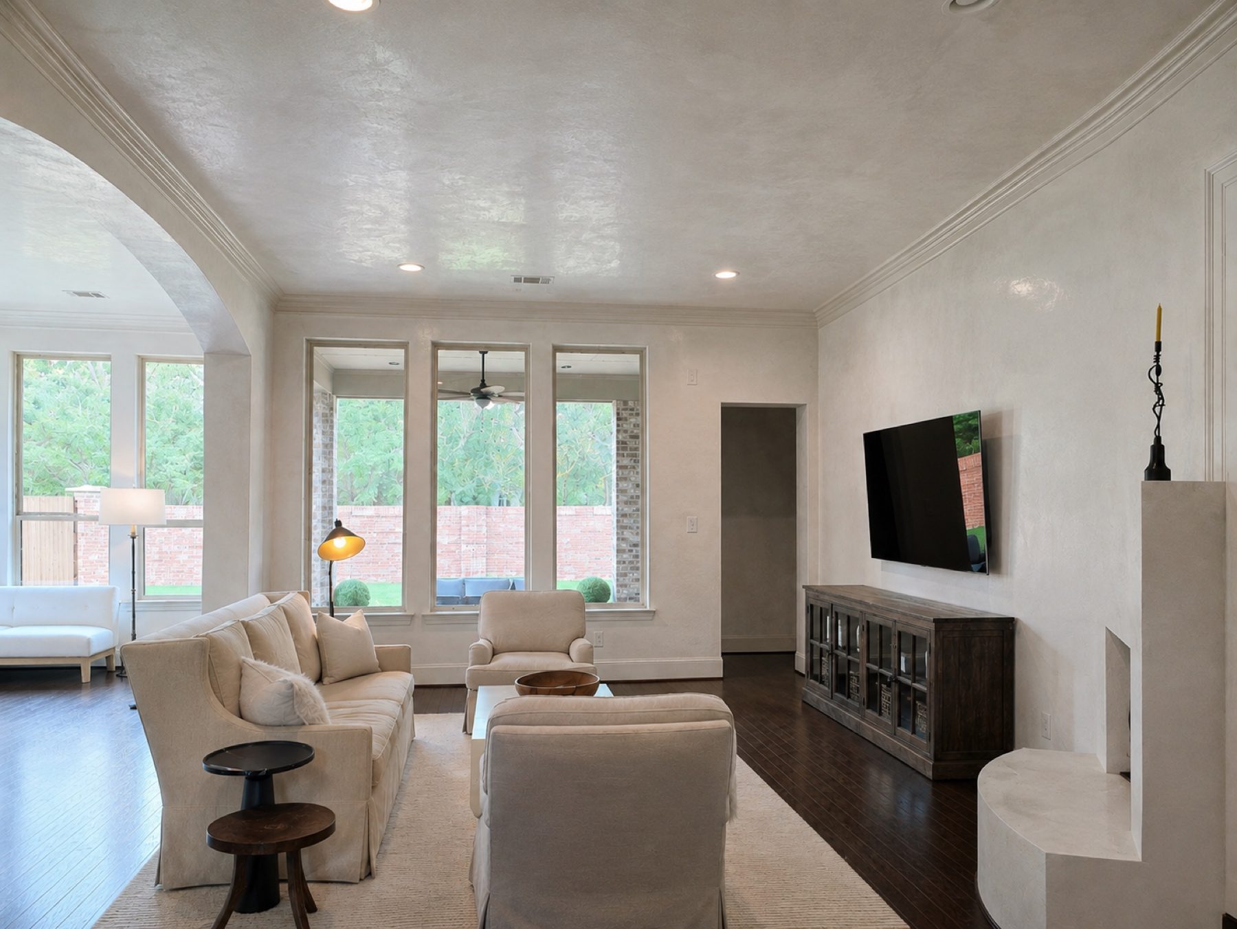 Venetian and Italian decorative plaster wall finished by hand, project photo 16