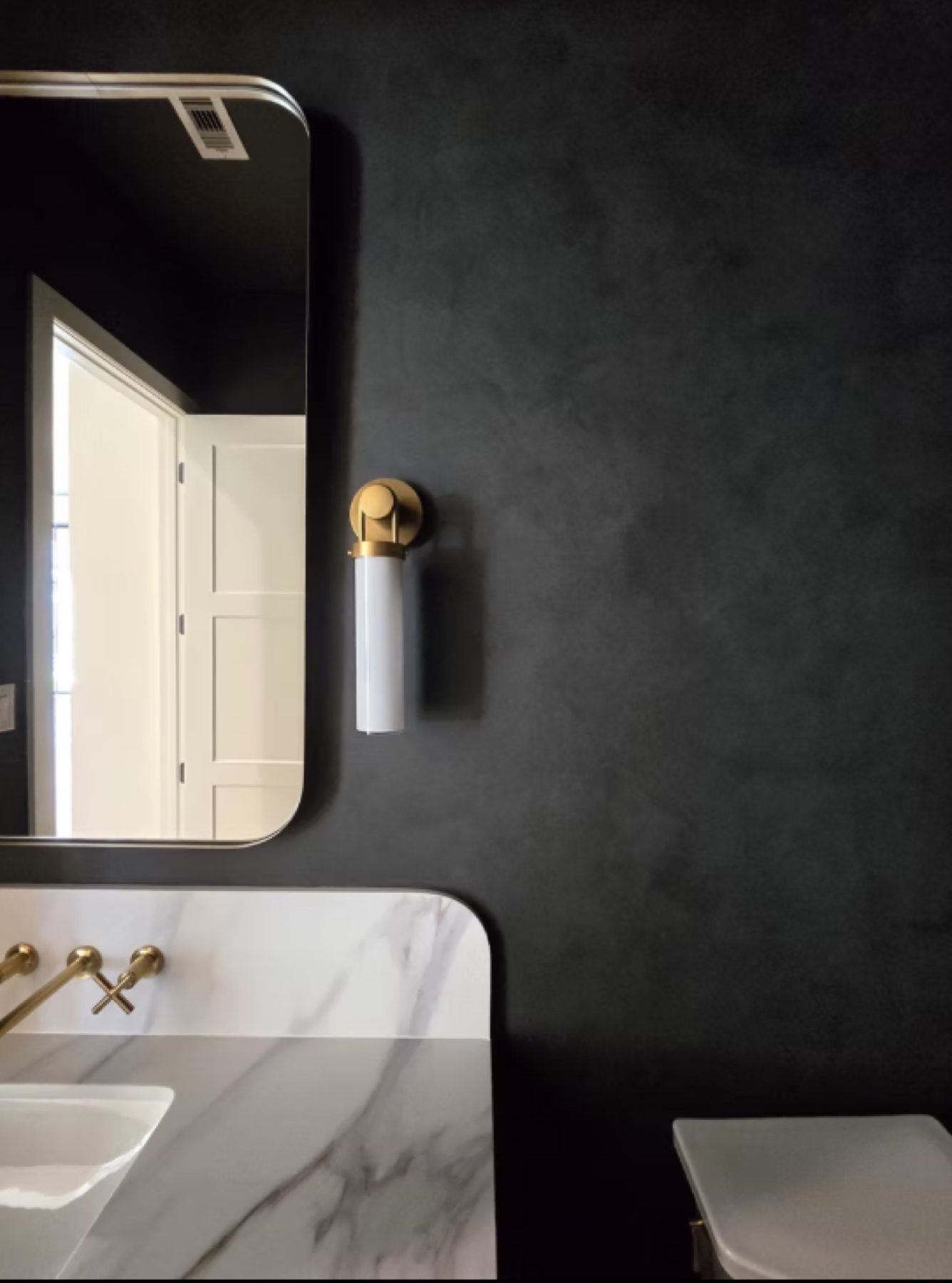Venetian and Italian decorative plaster wall finished by hand, project photo 26