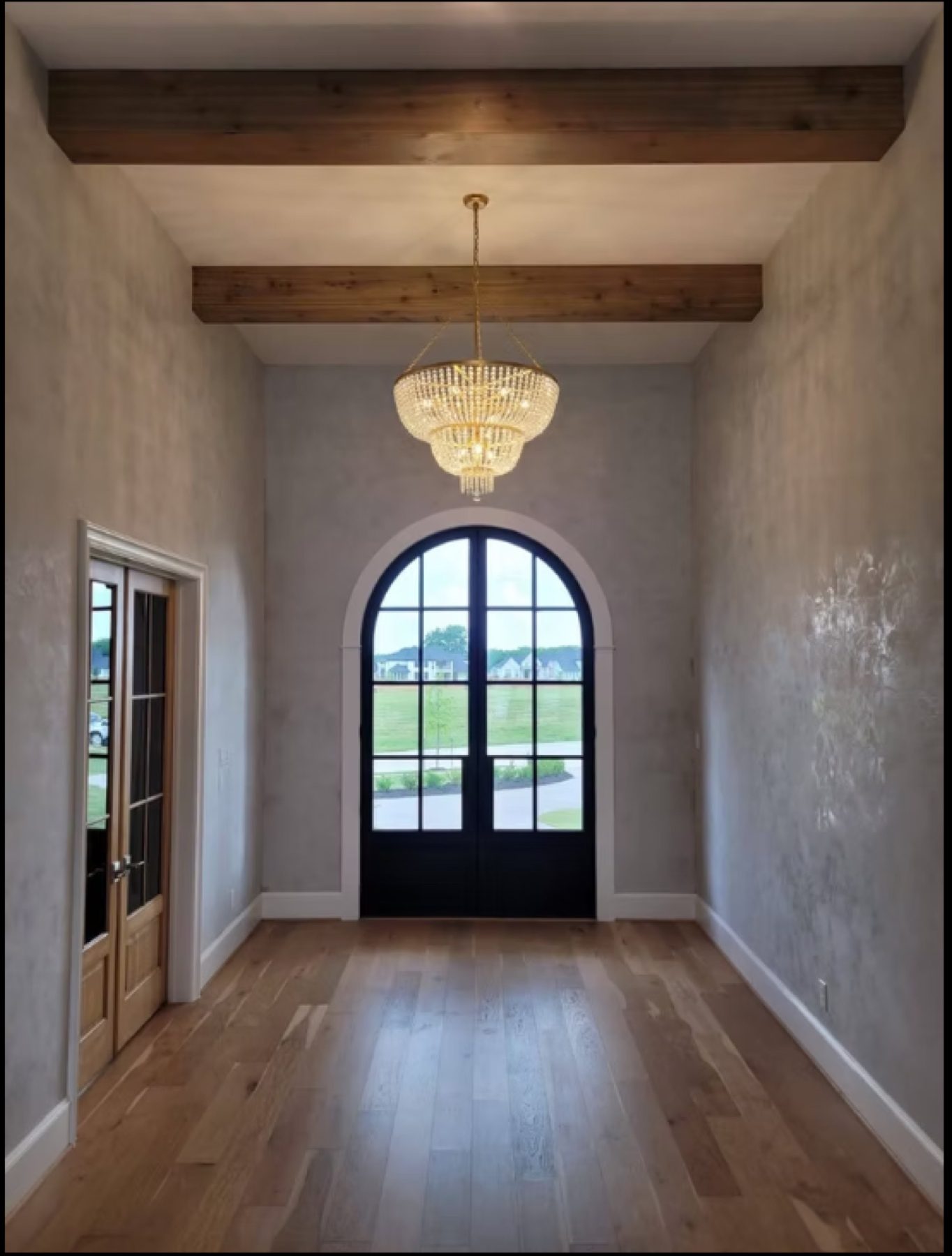 Venetian and Italian decorative plaster wall finished by hand, project photo 28