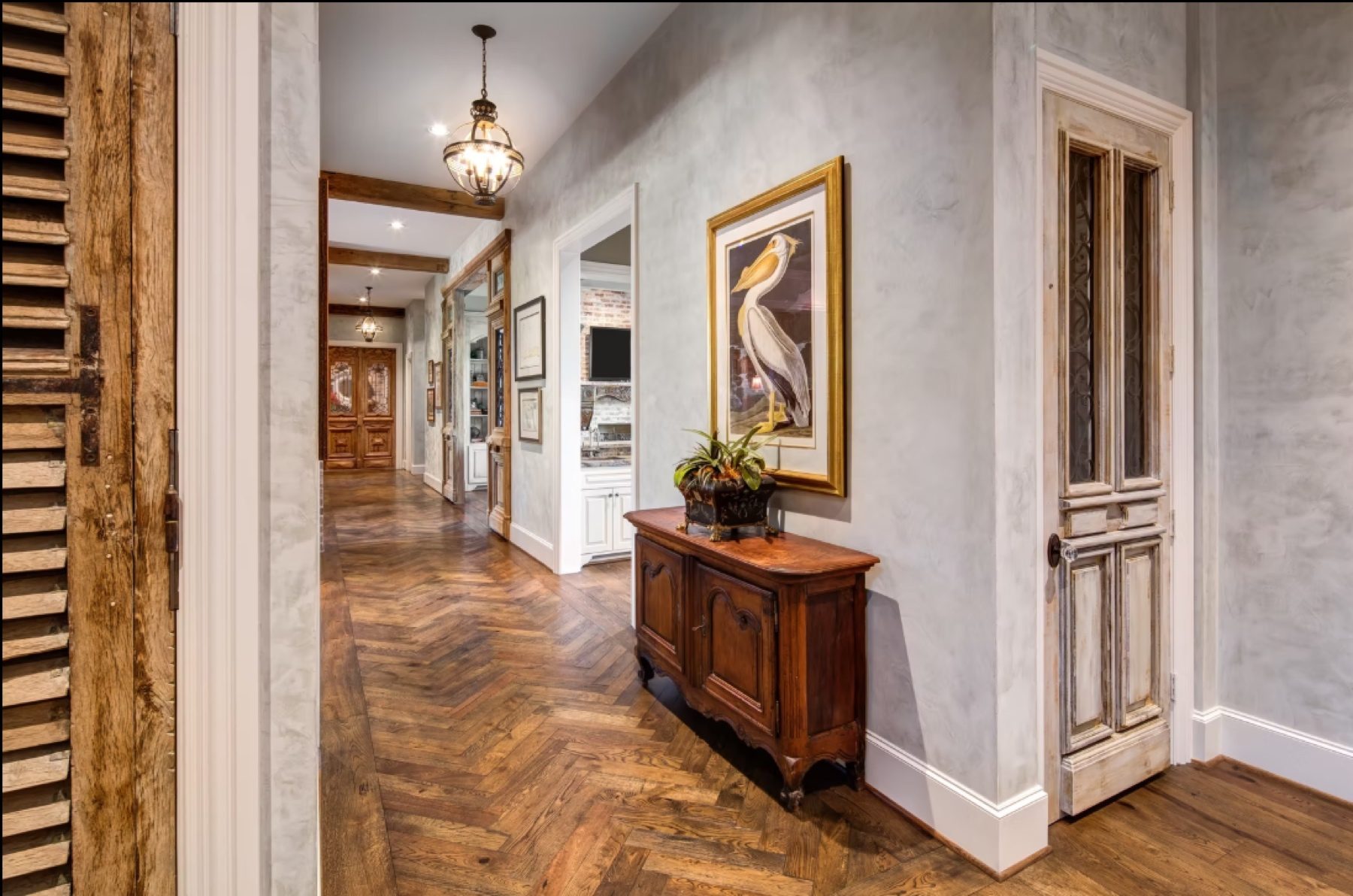 Venetian and Italian decorative plaster wall finished by hand, project photo 38