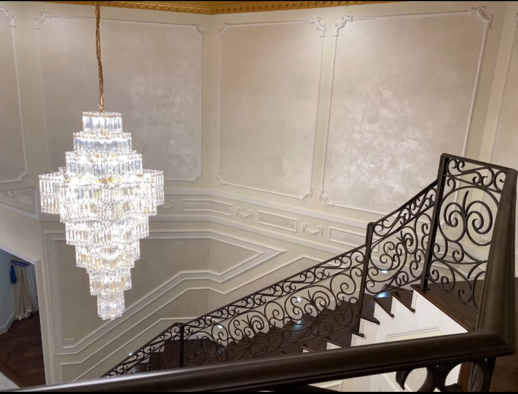 Venetian and Italian decorative plaster wall finished by hand, project photo 41
