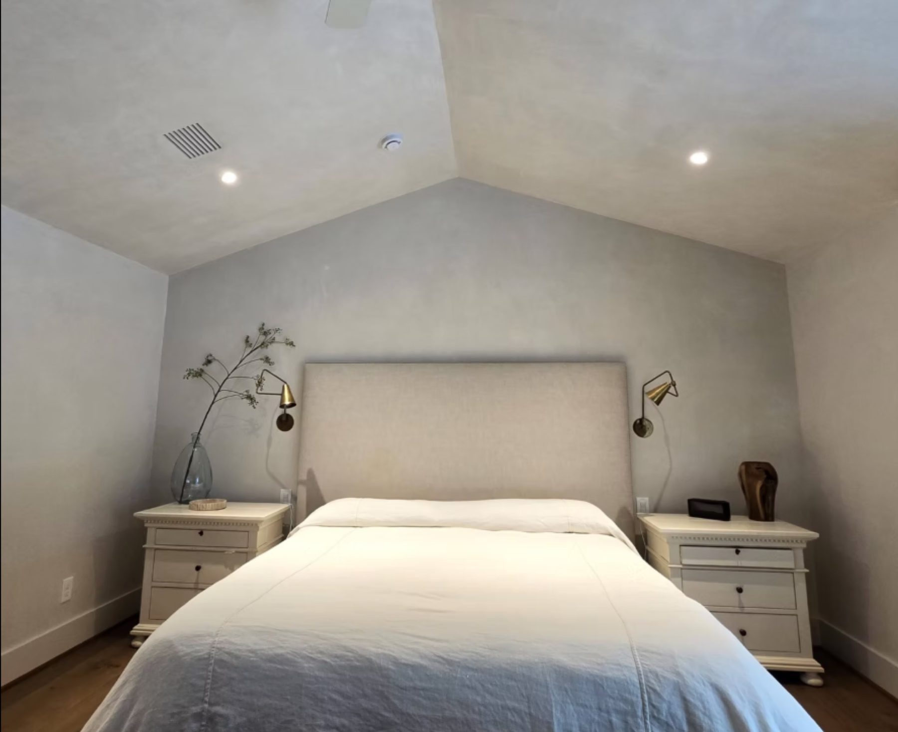 Venetian and Italian decorative plaster wall finished by hand, project photo 46