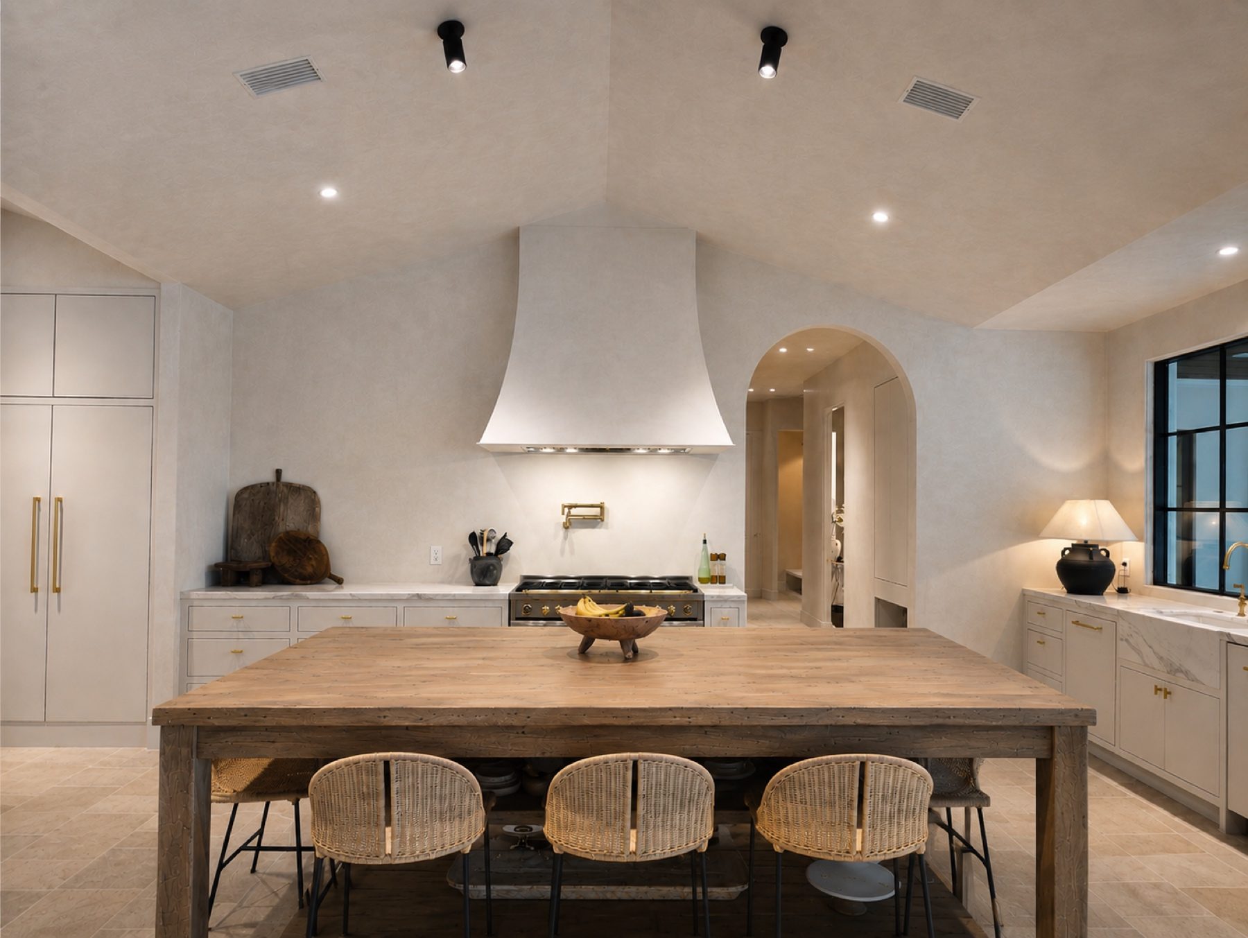 Venetian and Italian decorative plaster wall finished by hand, project photo 50
